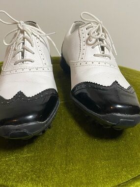 FootJoy LoPro Women's Golf Shoes White Black 6M Leather
Spikes